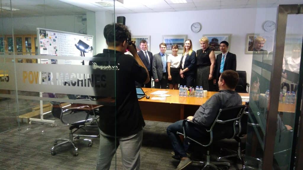 chup anh hau truong cong ty Nga (2)