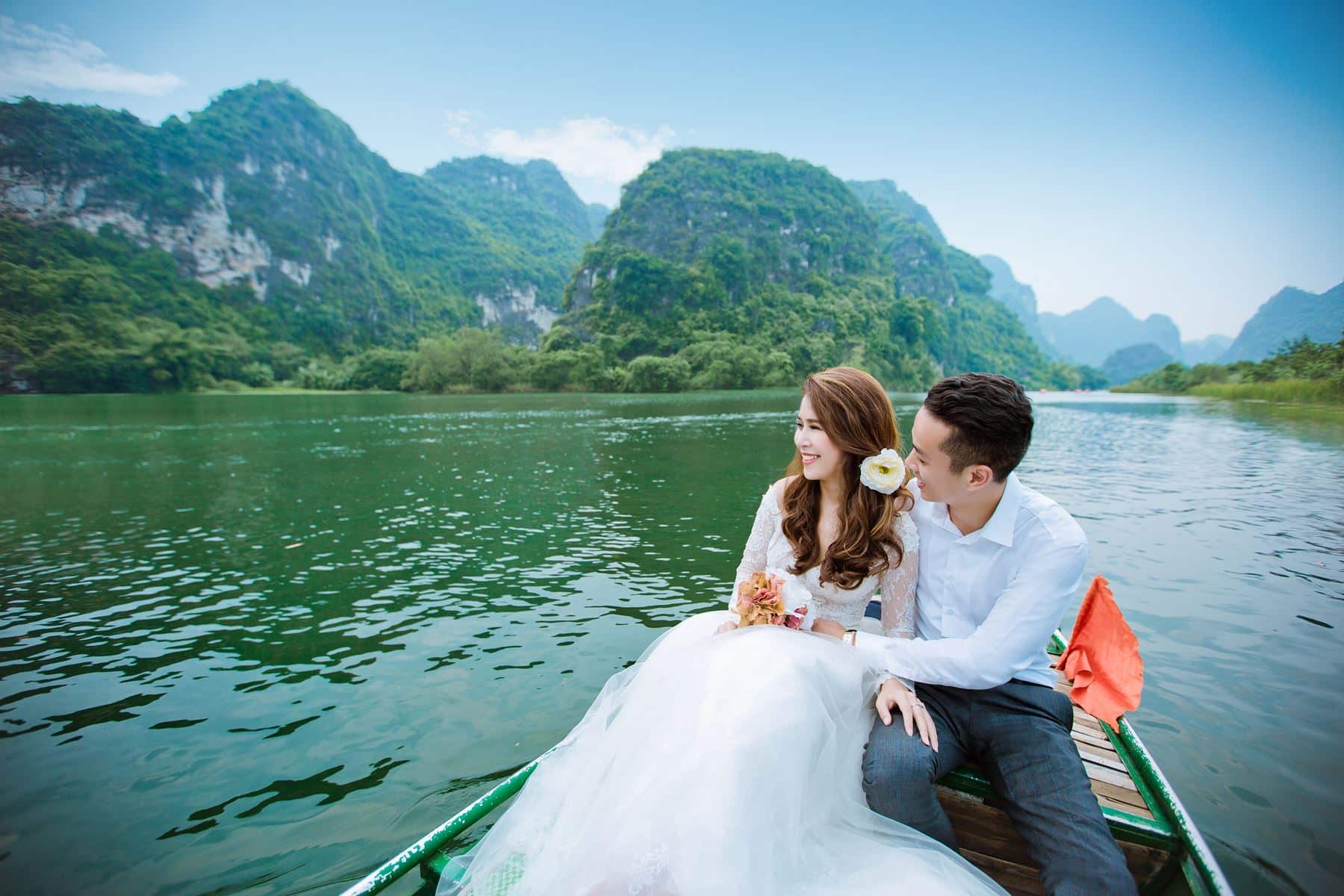 Chụp ảnh cưới tại Tràng An – Ninh Bình
